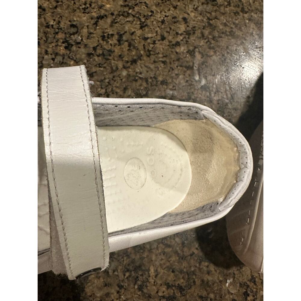 Crocs women’s size 6 white Mary Janes comfort shoes - Picture 7 of 9